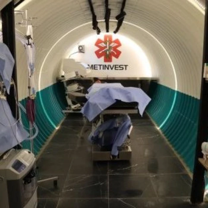 Field hospital medical unit with operating table and equipment