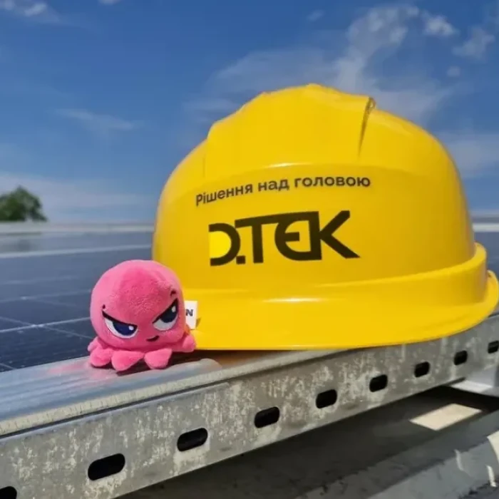 DTEK helmet with octopus toy