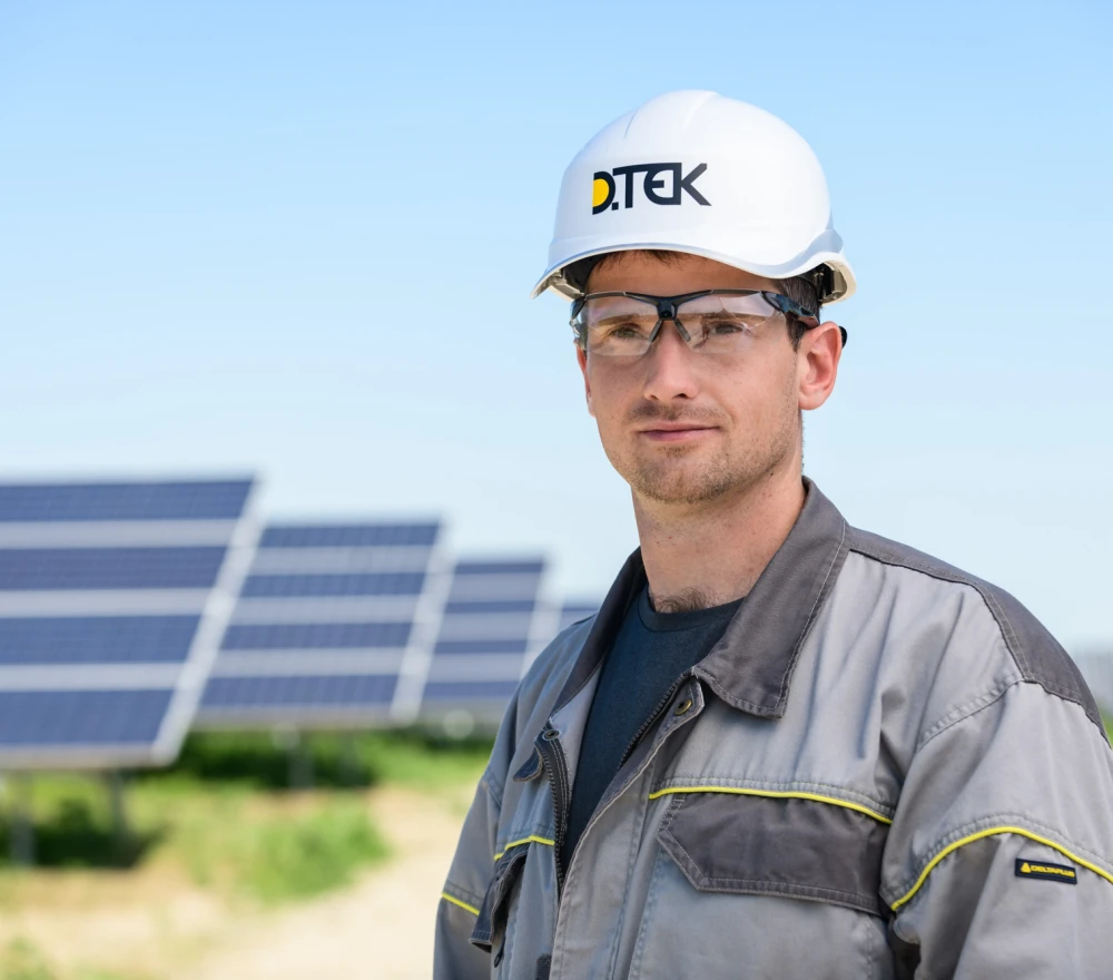 DTEK Renewables energy worker