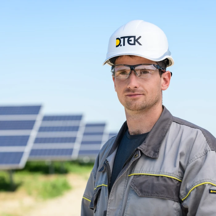 DTEK Renewables energy worker