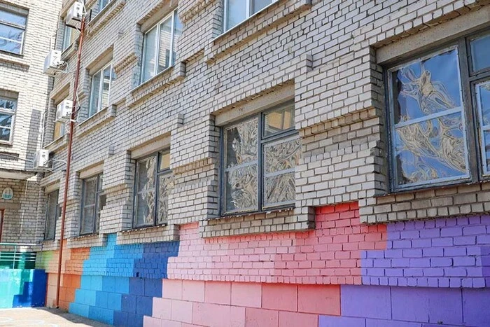 Building with impact-resistant windows instead of plywood