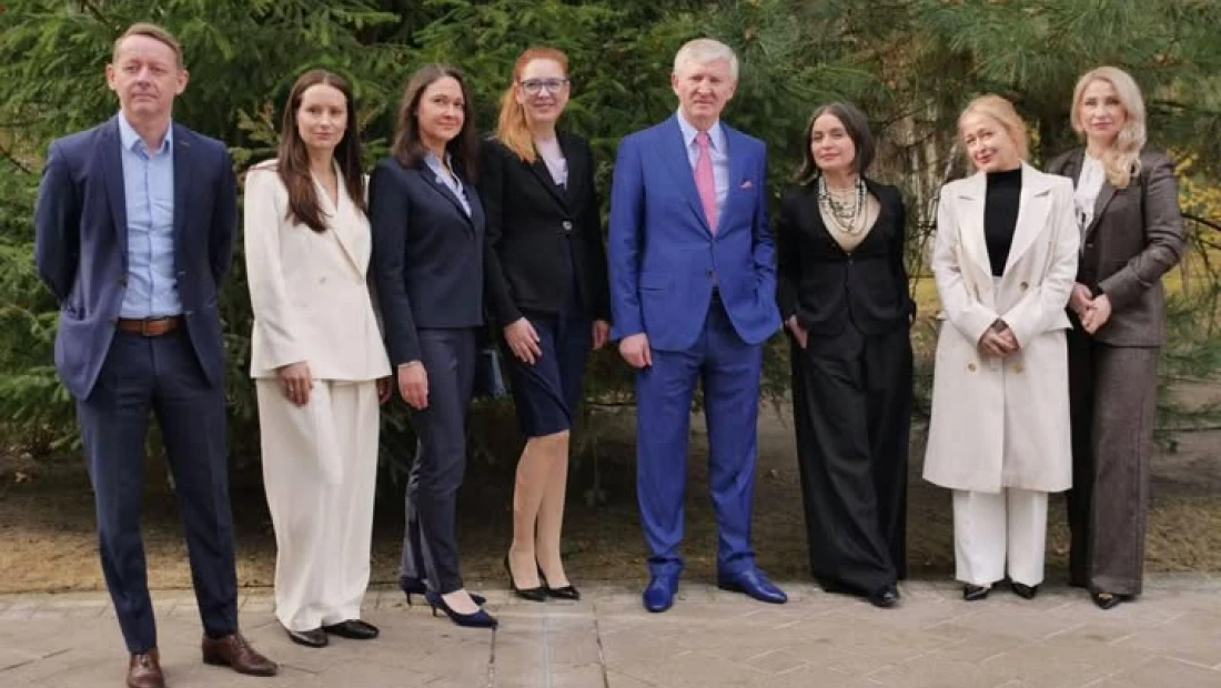 Rinat Akhmetov meets renewed Foundation board in Kyiv