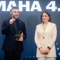 Natalya Yemchenko receives distinction from the Office of the Ombudsman from Dmytro Lubinets