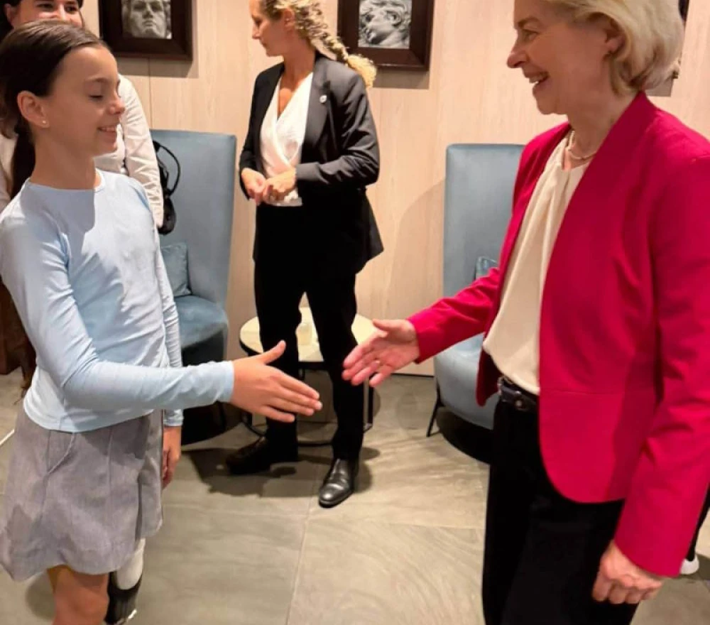Sasha Paskal and Ursula von der Leyen